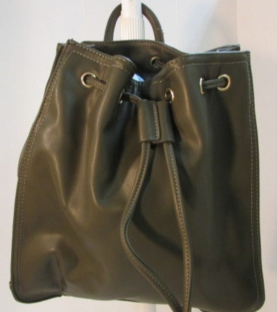 Moda Luxe Margo Olive Green Drawstring Leather Backpack – MA & PAS  TREASURES CONSIGNMENT & AUCTIONS