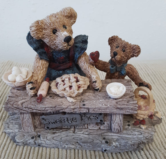 Boyds Bears - Justina and M. Harrison