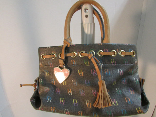 Dooney Bourke Dark Grey Signature Coated Canvas Small MA PAS TREASURES CONSIGNMENT AUCTIONS