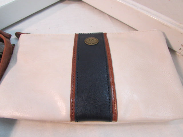 Stone Mountain Crossbody Leather Purse with Wristlet