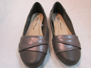 Mia Amore "Corra" Gray Crossover Strap Slip-On Flats