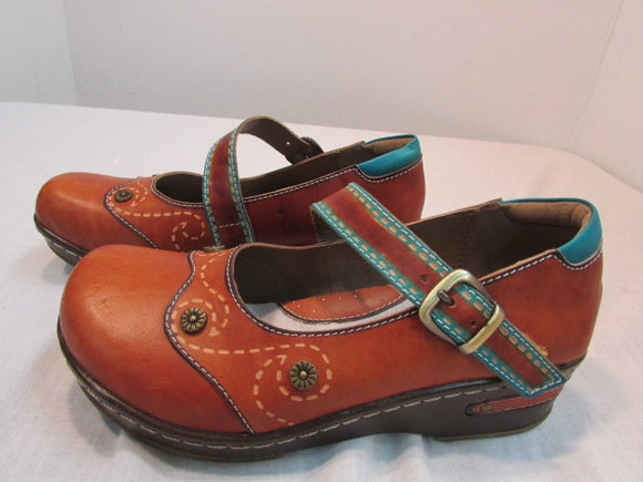 L'Artiste by Spring Step Sugarcane Mary Jane Clogs